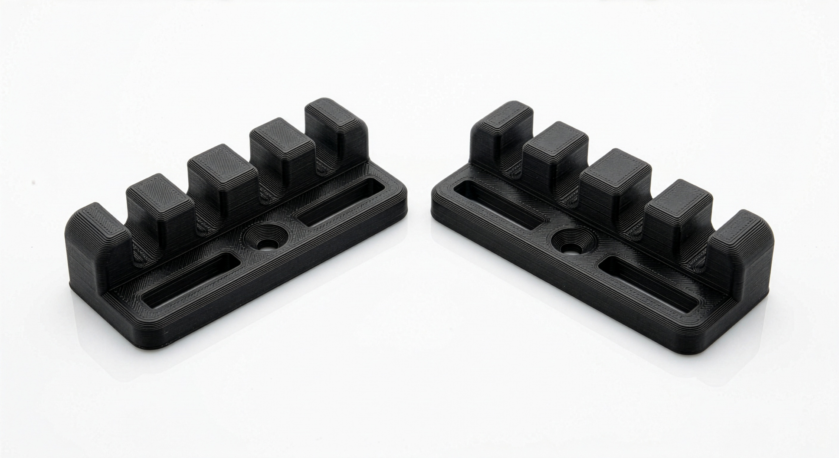 Prototype concept render of HIS-CA-001A 4-wire speaker cable comb